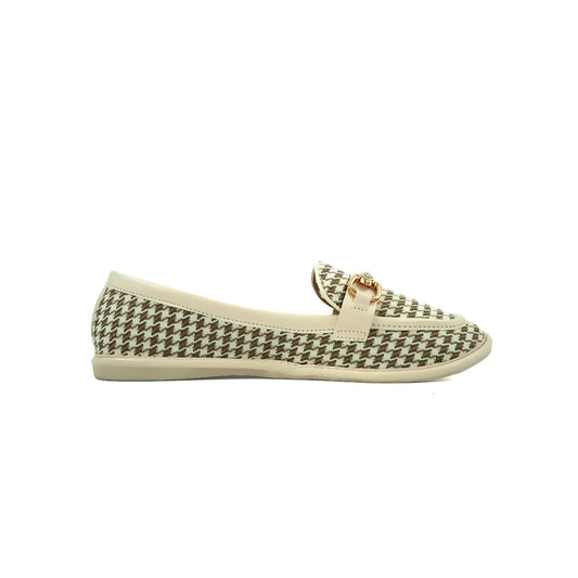 Catchy Women's Metal Decor Leather Loafer Pumps