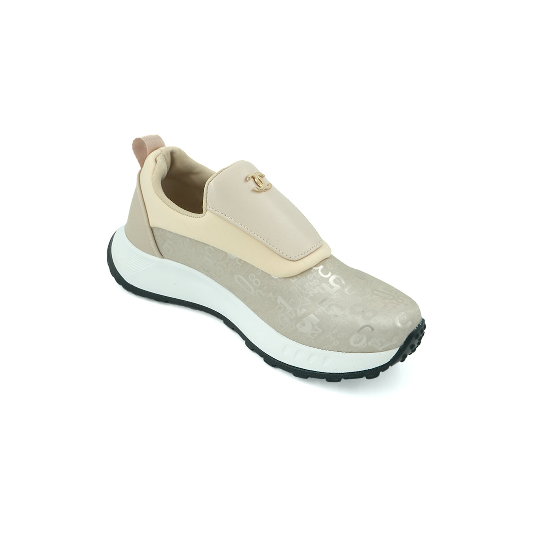 Catchy Women's Textured Sneaker
