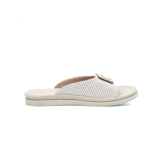 Chic Buckle Accent Slip-On Sandals