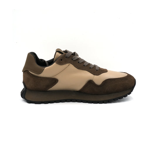 Catchy Low-Top Sneakers for Men