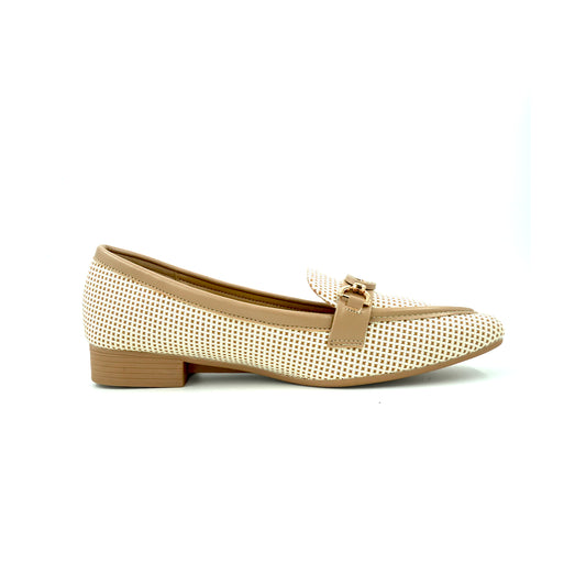 Catchy Women's Metal Decor Leather Loafer Pumps
