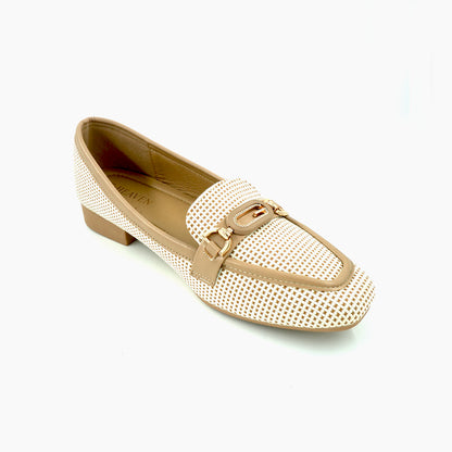 Catchy Women's Metal Decor Leather Loafer Pumps