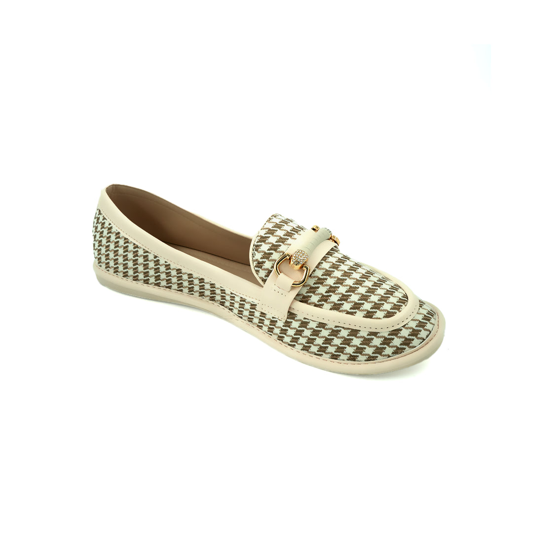 Catchy Women's Metal Decor Leather Loafer Pumps
