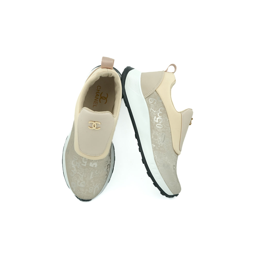 Catchy Women's Textured Sneaker