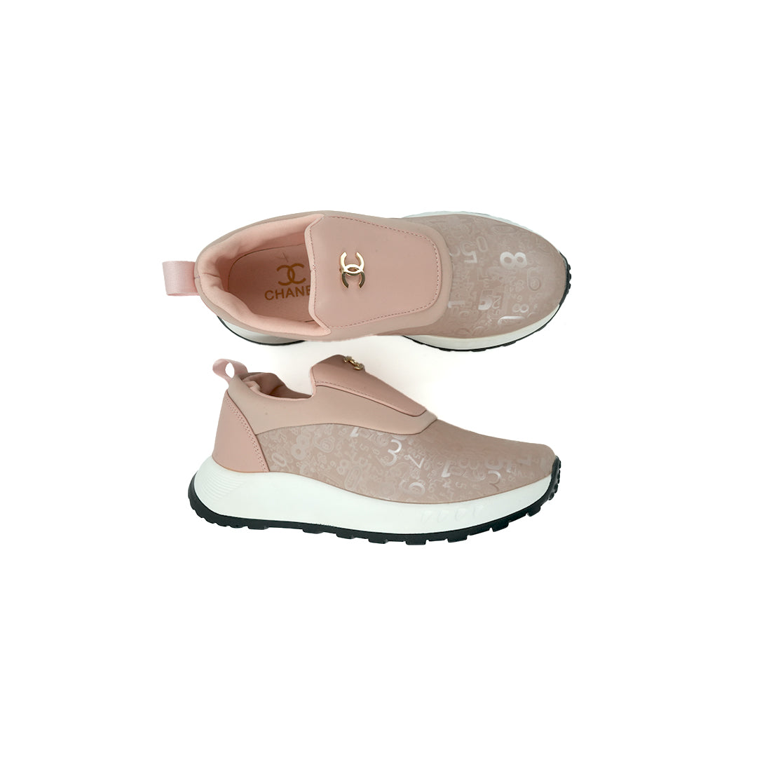 Catchy Women's Textured Sneaker