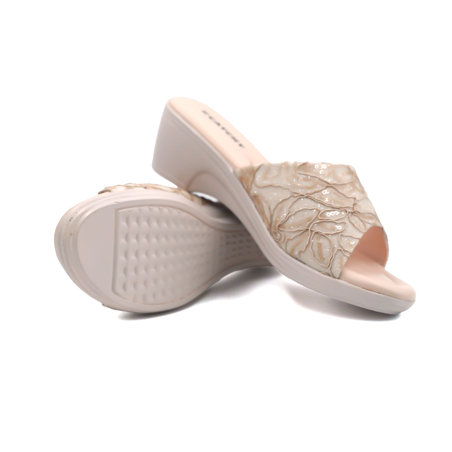 Catchy Wedge-Heel Sandal